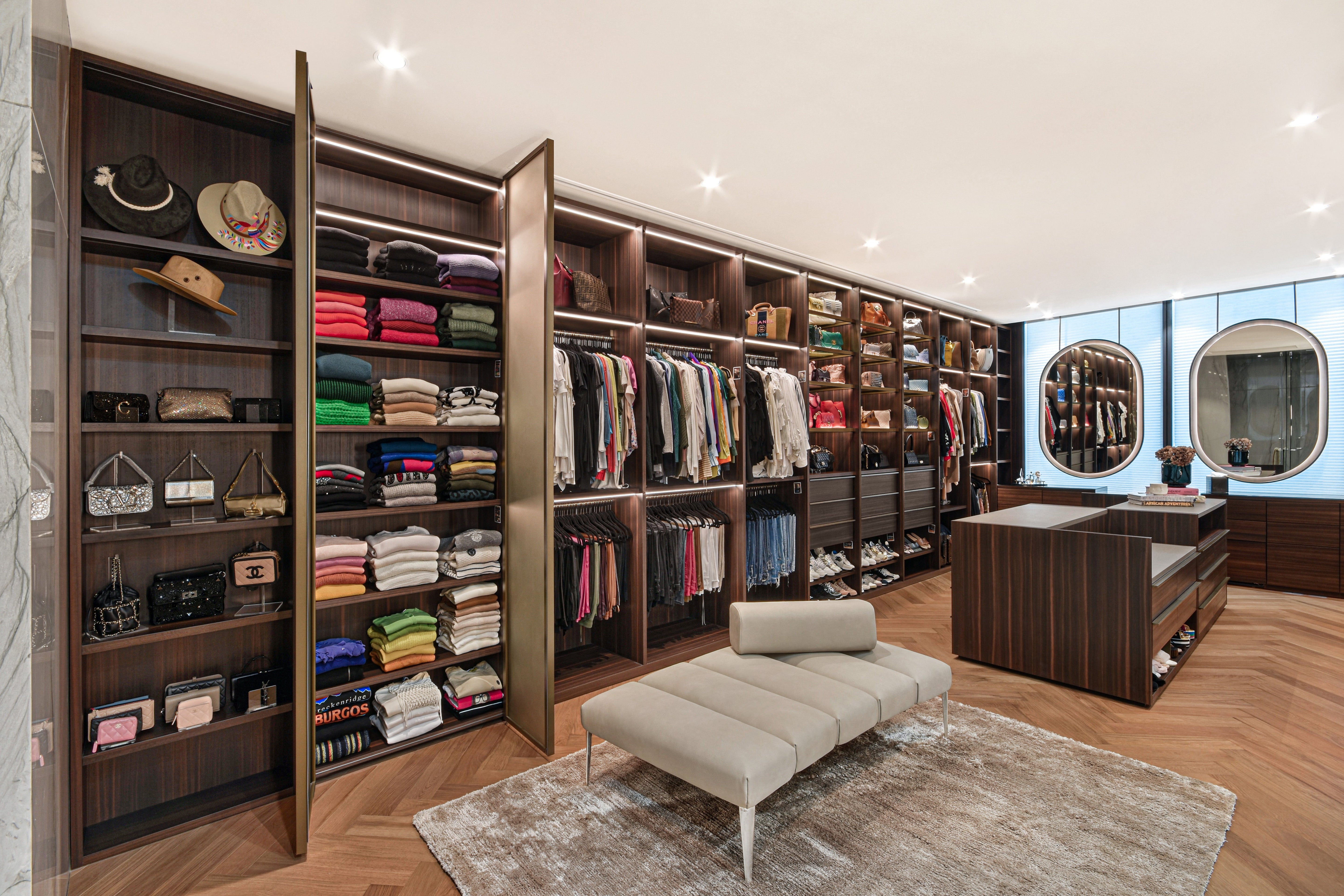 Cómo organizar tu clóset para elevar tus mañanas y tu estilo