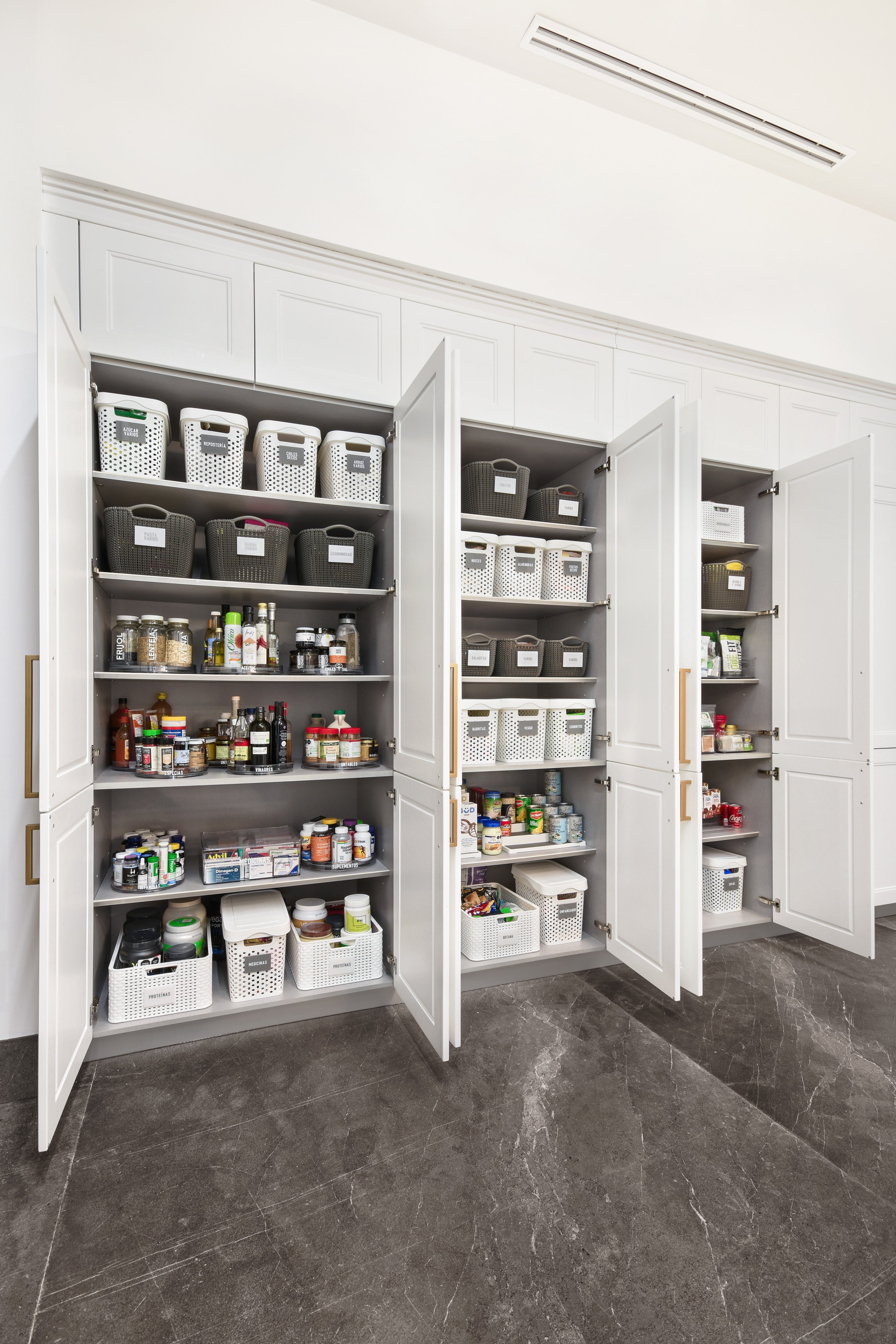 Cocina y alacena: el corazón organizado del hogar